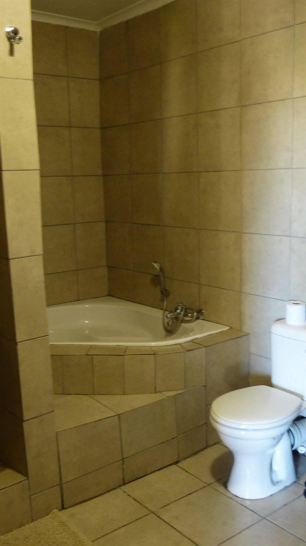 African Sands Guesthouse Load Shedding Free Bloemfontein Exterior foto