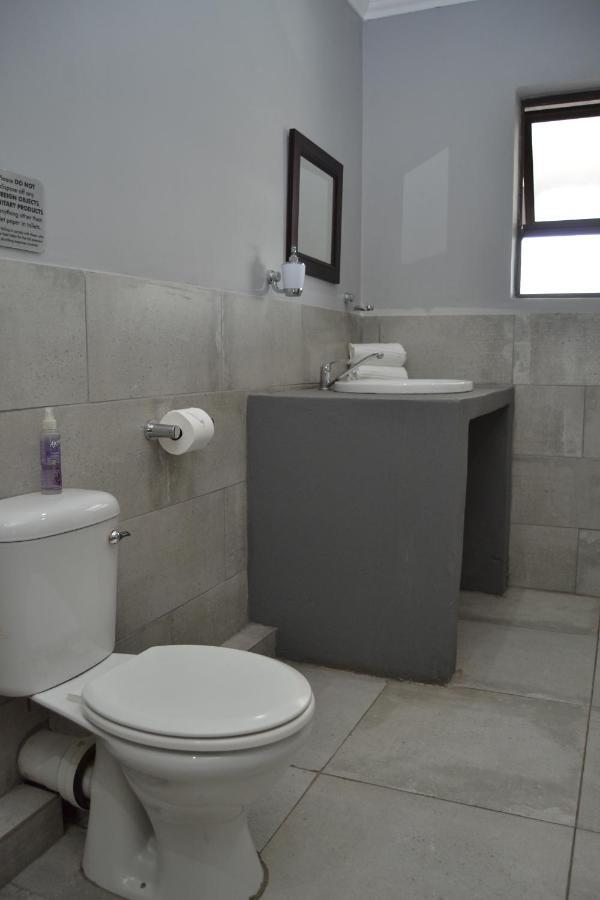 African Sands Guesthouse Load Shedding Free Bloemfontein Exterior foto