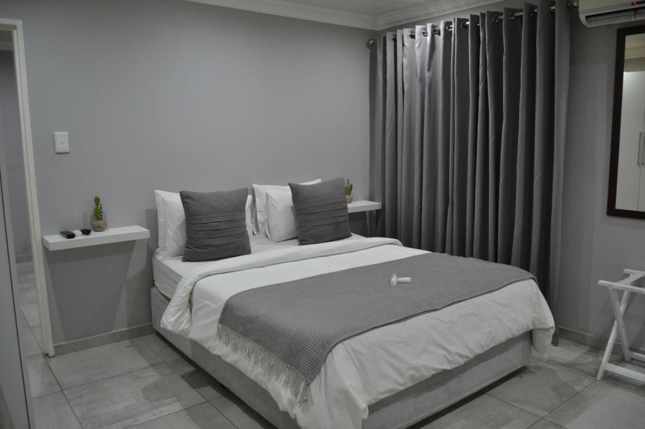 African Sands Guesthouse Load Shedding Free Bloemfontein Exterior foto