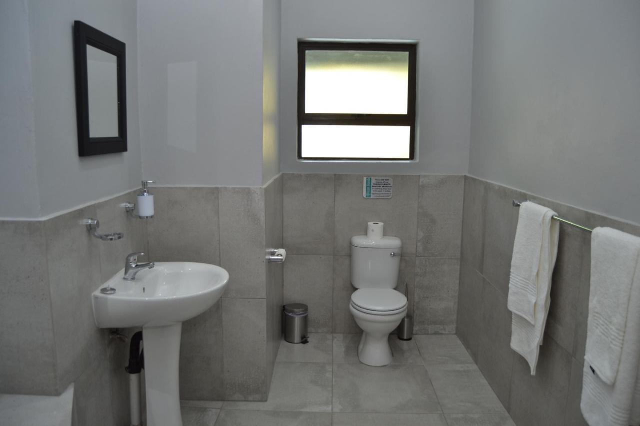 African Sands Guesthouse Load Shedding Free Bloemfontein Exterior foto