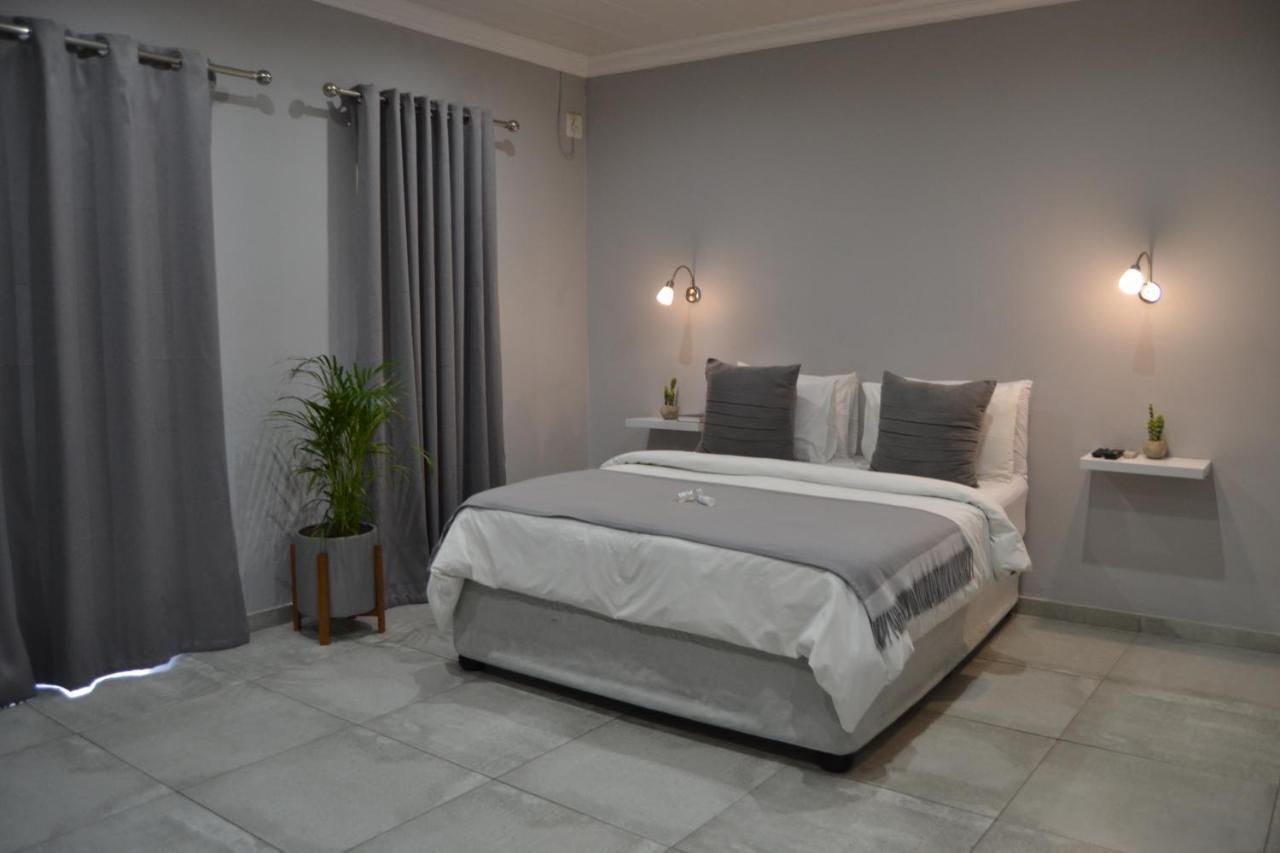 African Sands Guesthouse Load Shedding Free Bloemfontein Exterior foto